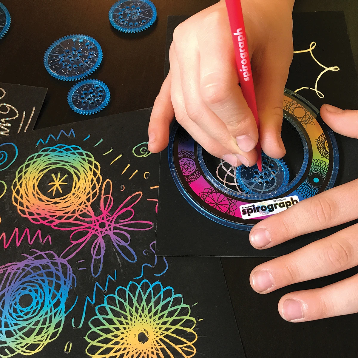 The Original Spirograph Scratch & Shimmer Set 5 The Original Spirograph Scratch & Shimmer Set - Image 3